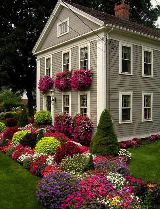 33 Small Front Garden Designs to Get the Best Out of Your Small Space on Garden Layouts For Small Gardens
 id=26134